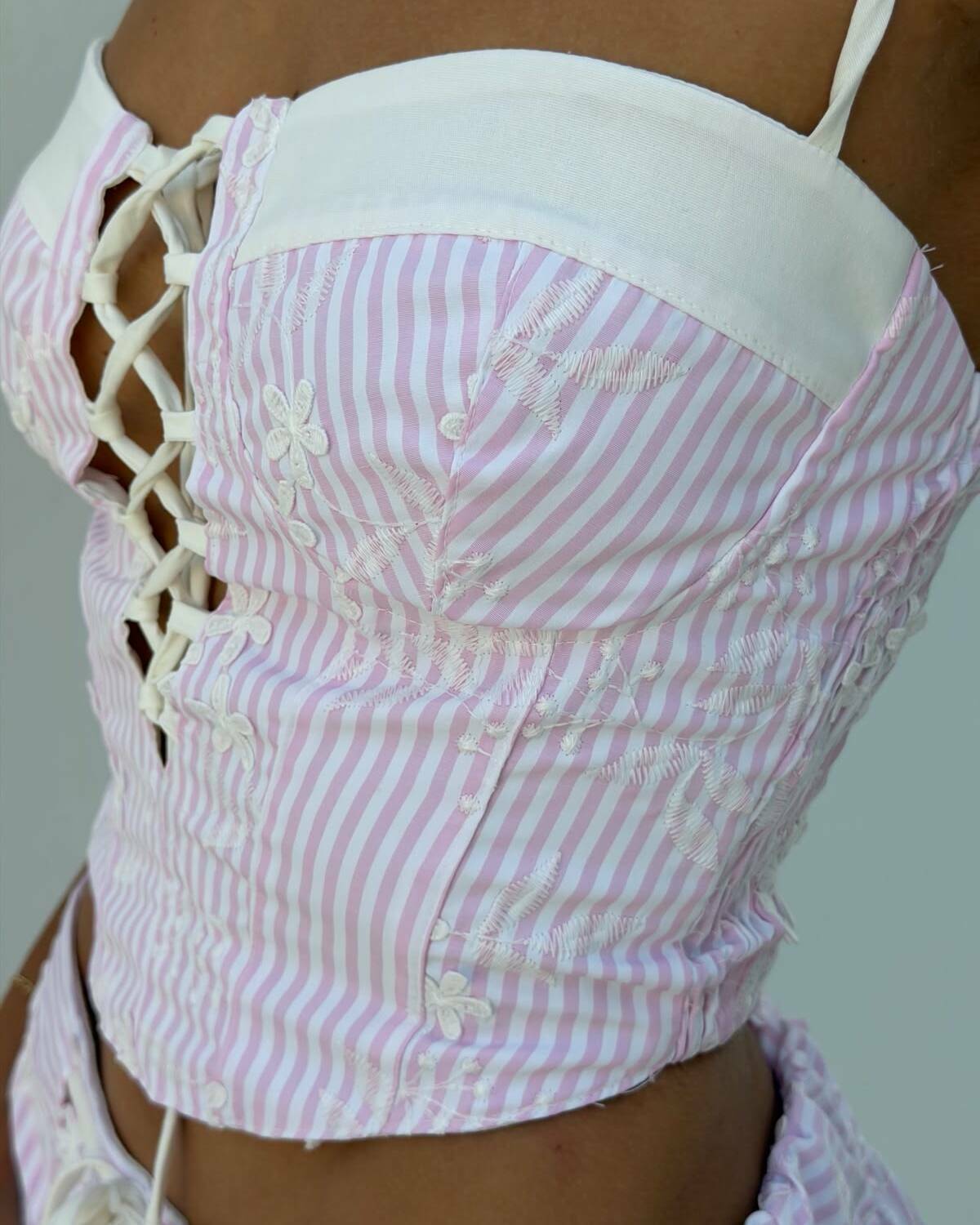 Santorini Embroidered Resort Set