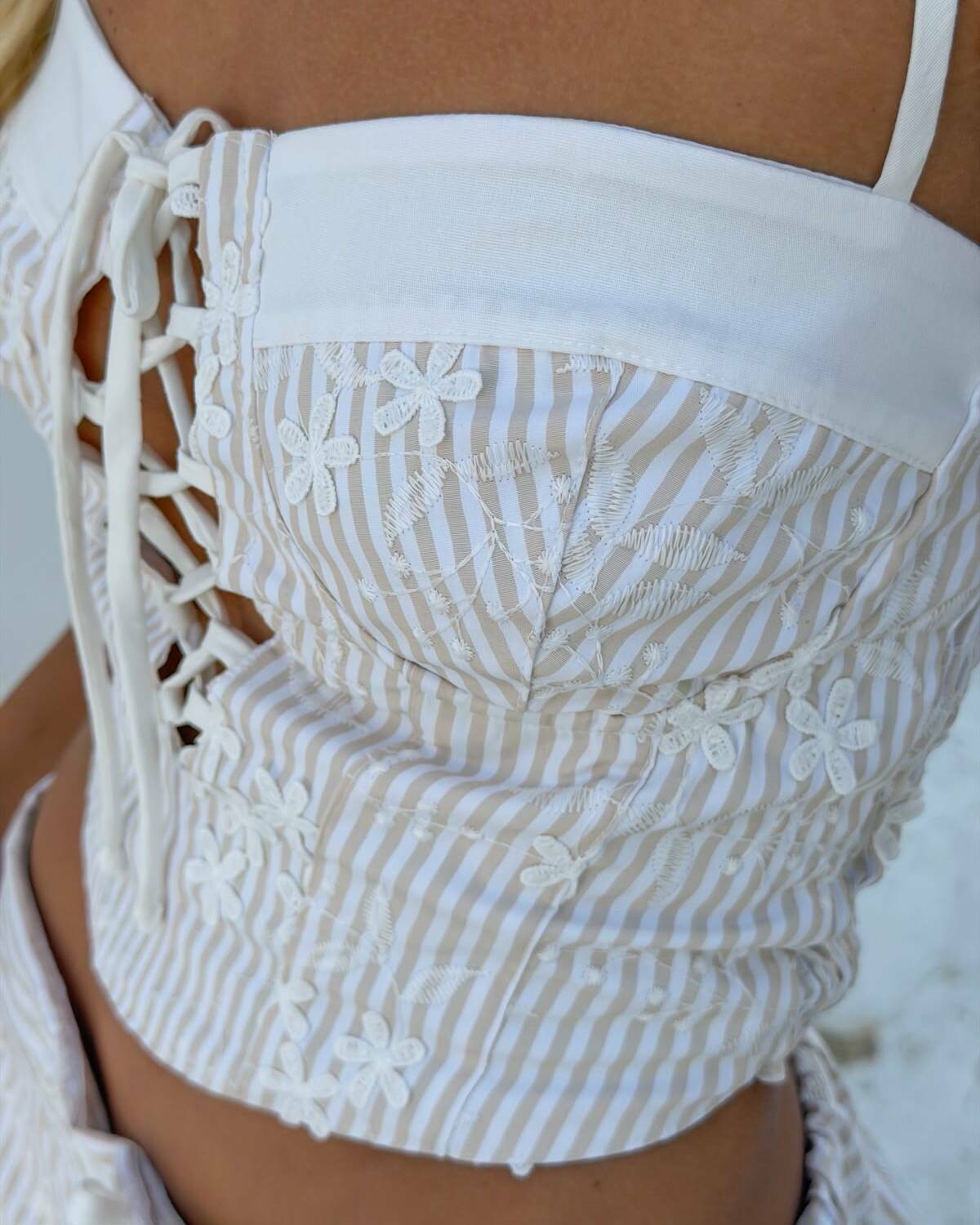 Santorini Embroidered Resort Set